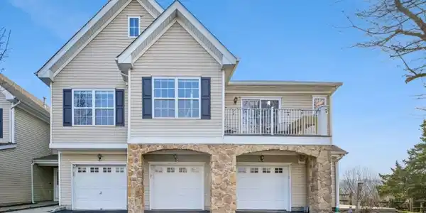 37 Mountainside Dr