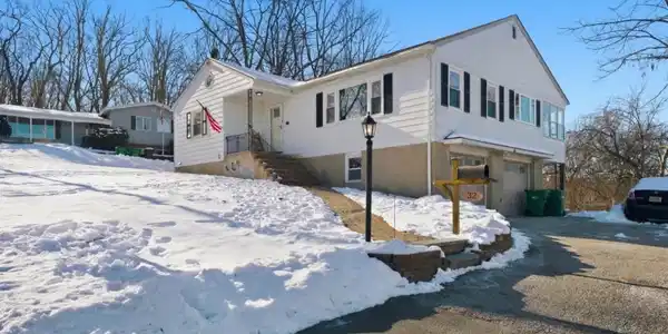 32 Willow St