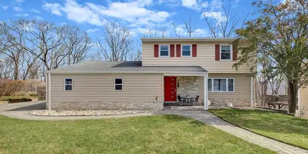 318 Daniel St