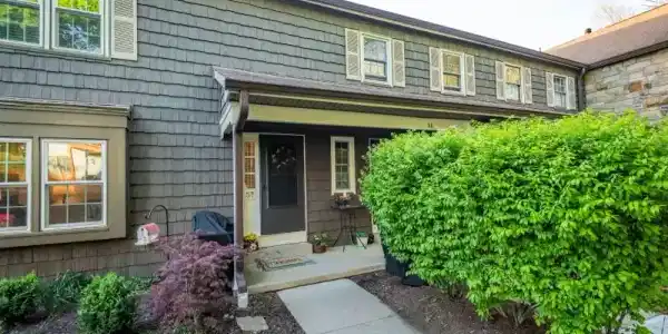 57 Oriole Dr