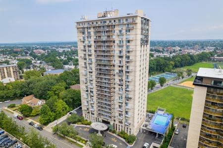 160 Overlook Ave