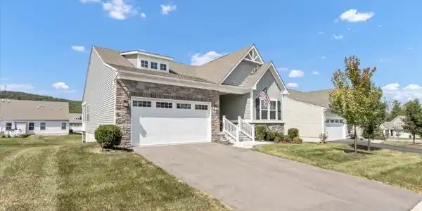 51 Mountain View Ln