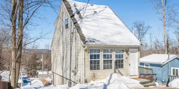 41 Ferris Ln