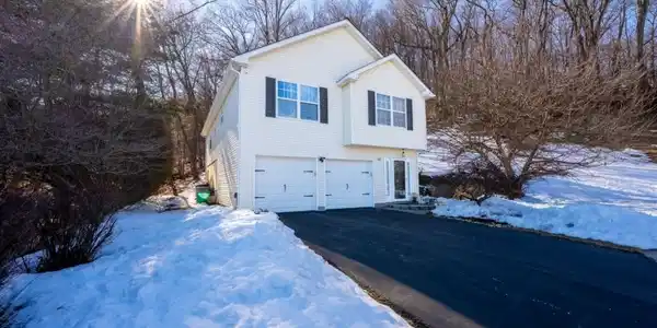 14 Jessica Ln