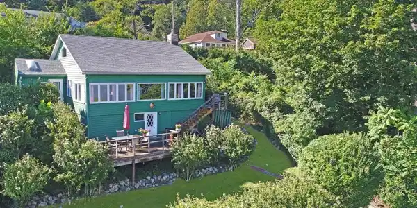 138 Lakeside Drive West