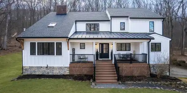 123 W Valley Brook Rd
