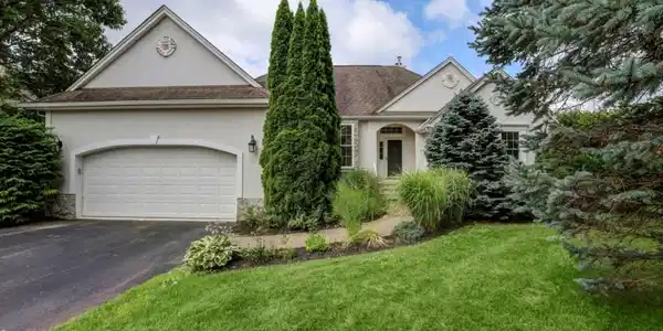 2 Post Oak Ct