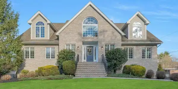 1 Laurel Ct