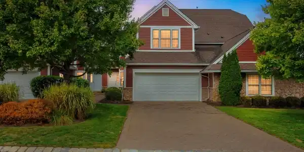 9 Rockhall Ct