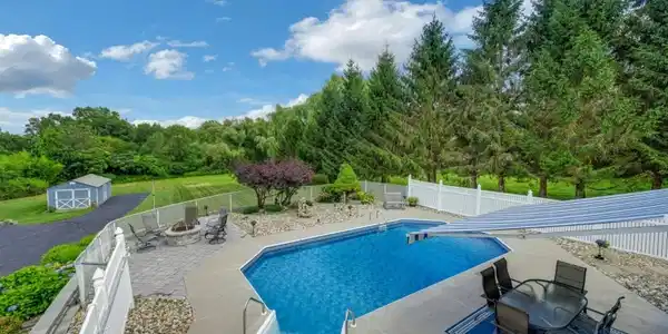 83 Hyatt Rd