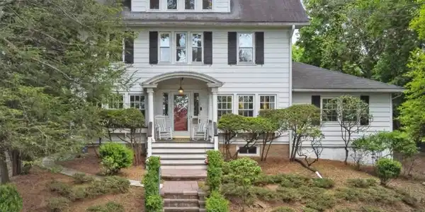 82 Arlington Ave