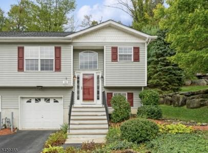 12 Oak Point Dr