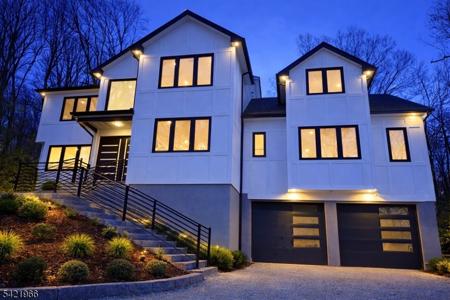 85 Pine Brook Rd