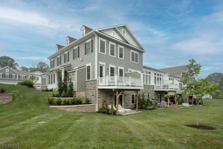 31 Hillandale Dr