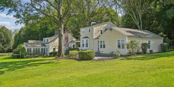 75 Roxiticus Rd