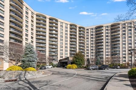 2 Claridge Drive