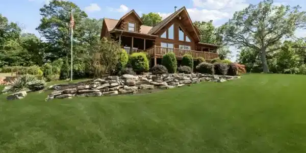 2 Garrett Dr