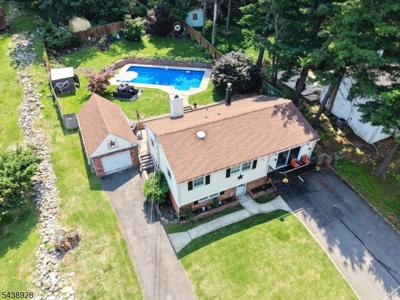 47 Summit Rd
