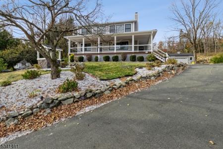 17 Rockaway Valley Rd