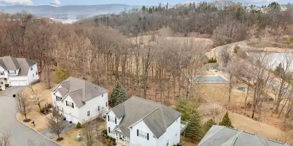 10 Poplar Ct