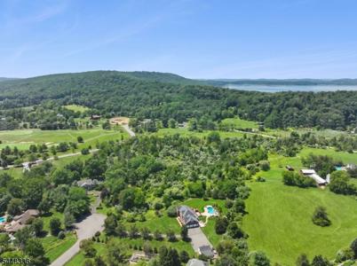 6 Proprietor Ln