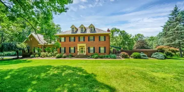 8 Chestnut St
