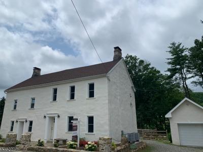 200 Maple Ln