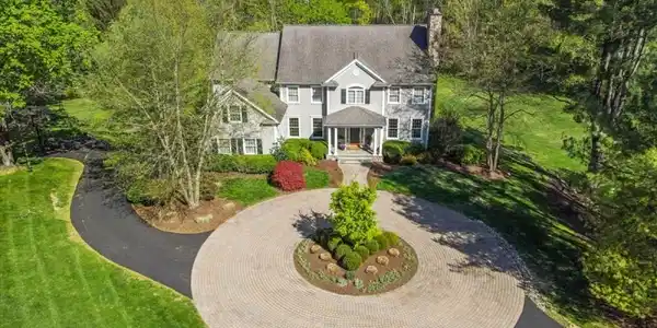 21 Pleasant Valley Rd