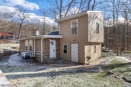 32 E Park Dr