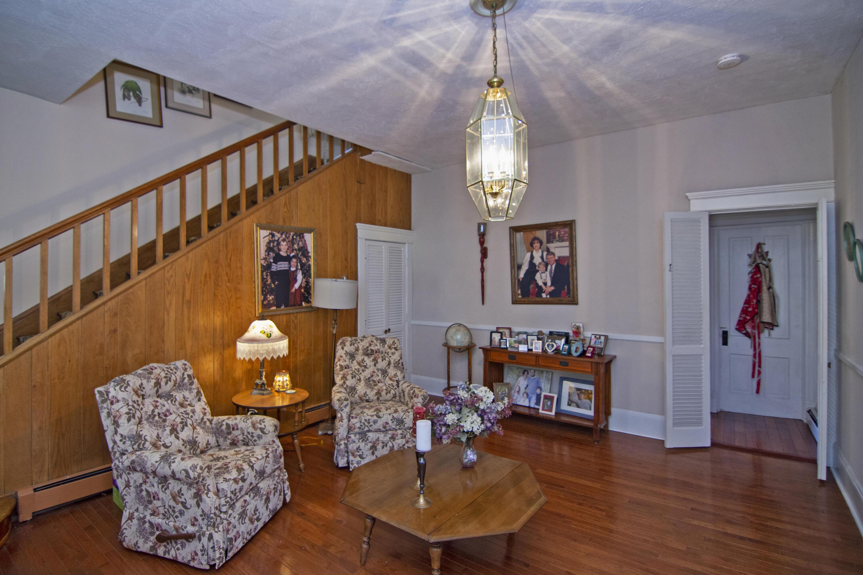 Image 4: 16 Park PL_0012