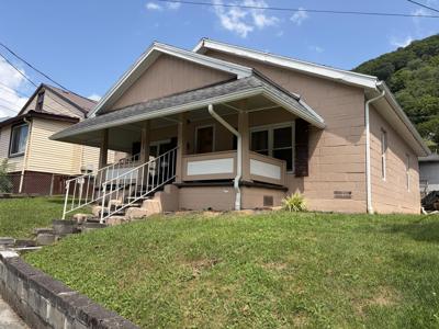 1304 Summers St