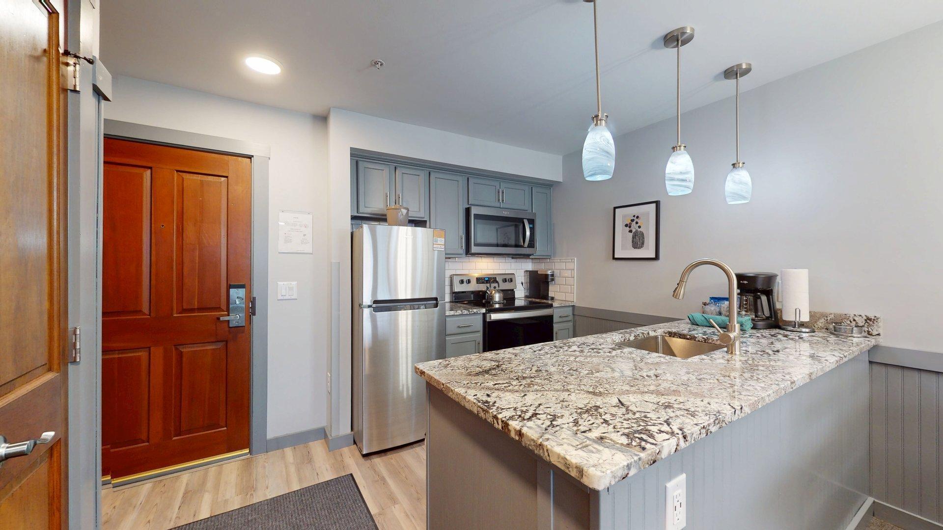 Image 3: 6175-Snowshoe-DrRimfire-Lodge-250249-020