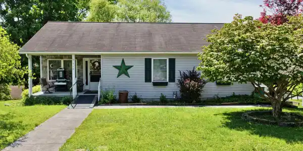 965 Greenbrier Ave