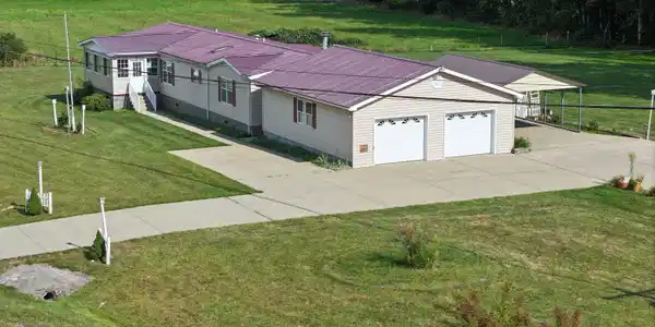 Image 3: DJI_20250830205528_0034_D