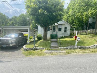 409 Maple St