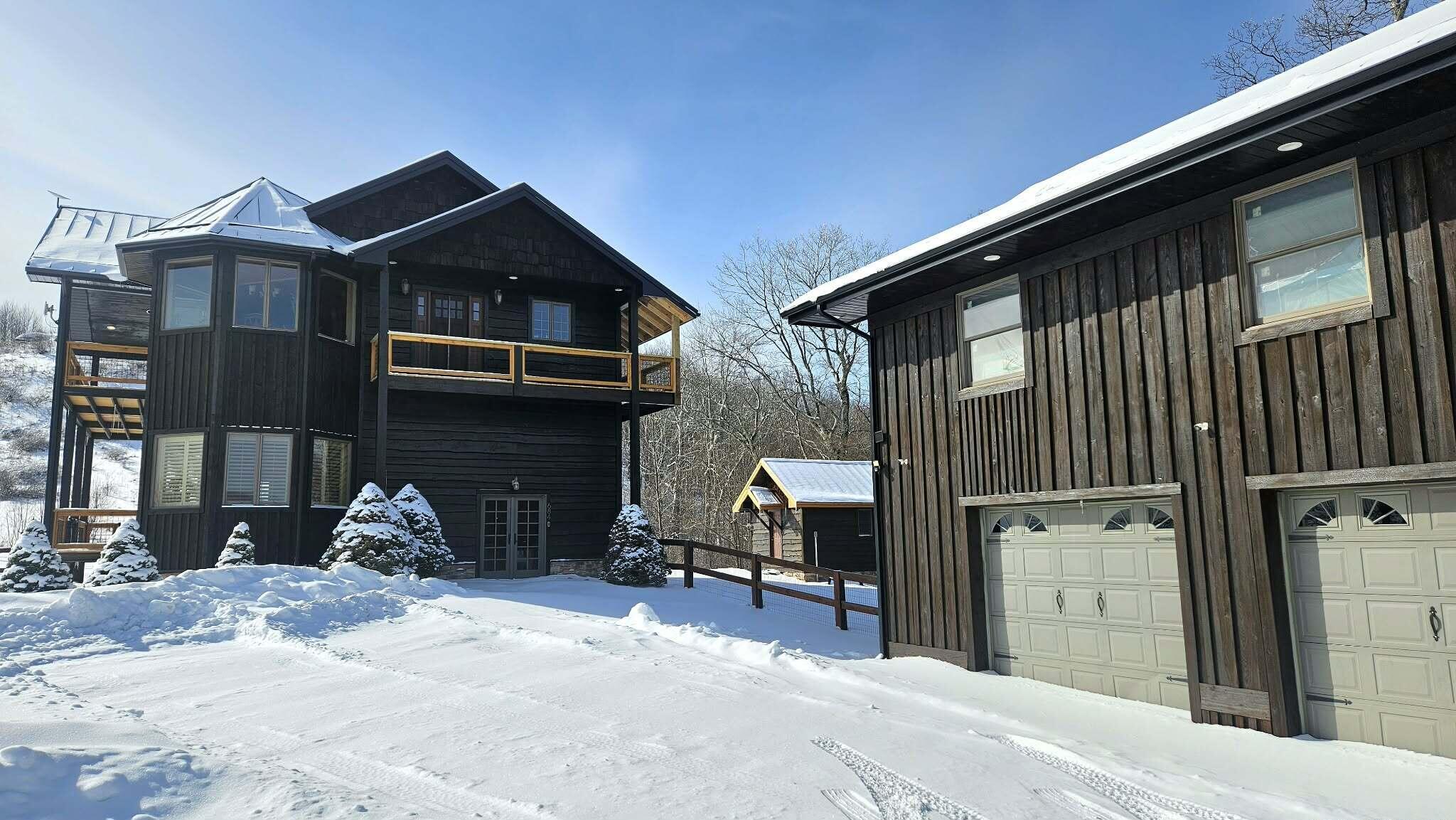 Image 3: Mtn. chalet, detached garage, workshop;