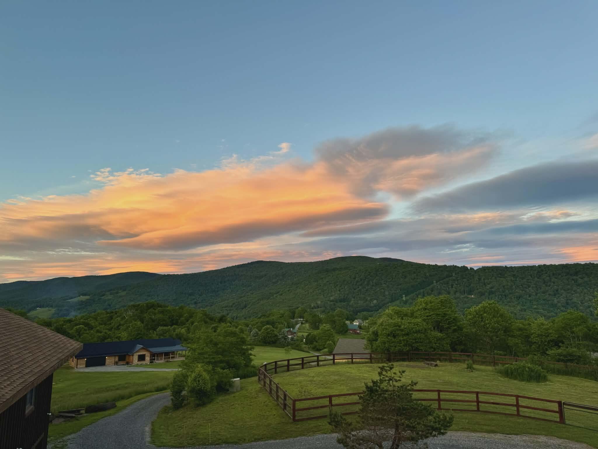 Image 4: 684 Headwaters Rd.