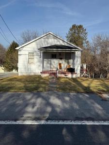 399 Holt Ln