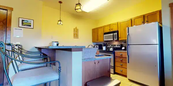 Image 2: Kitchen