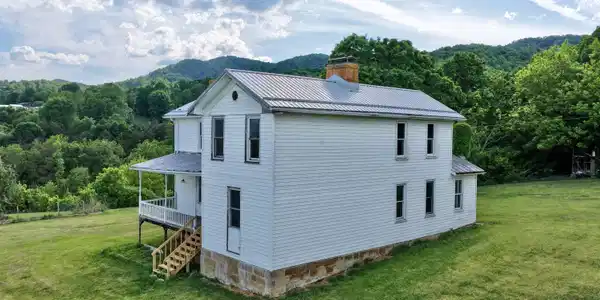 725 Old Spruce Rd