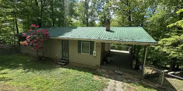 186 View Rd