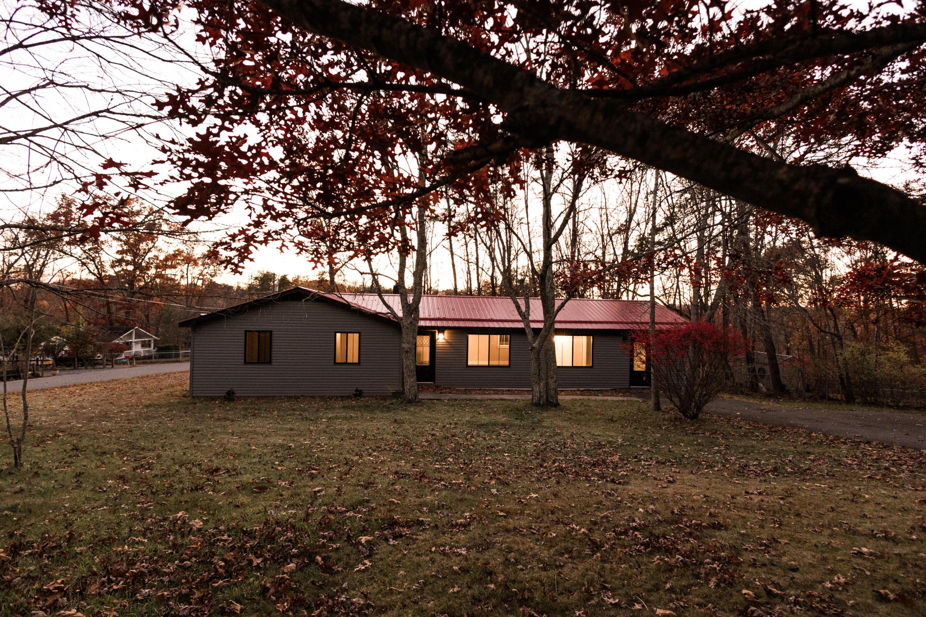 Image 2: 377MacklePt-184