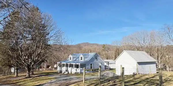 34 Nichols St