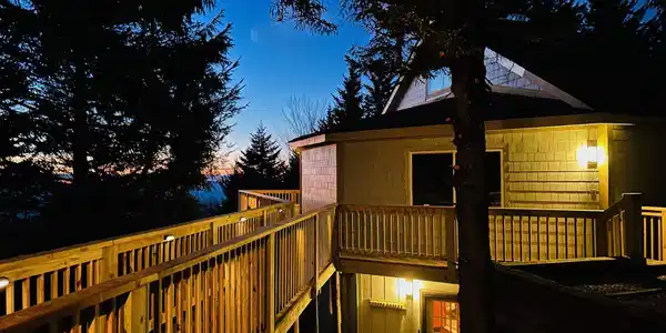 1 Hutch, Sundown Dr