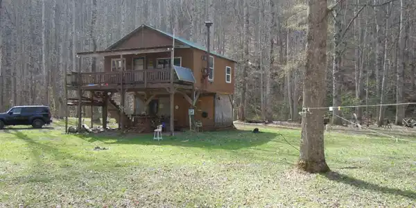 Image 4: 3 CABIN from NW