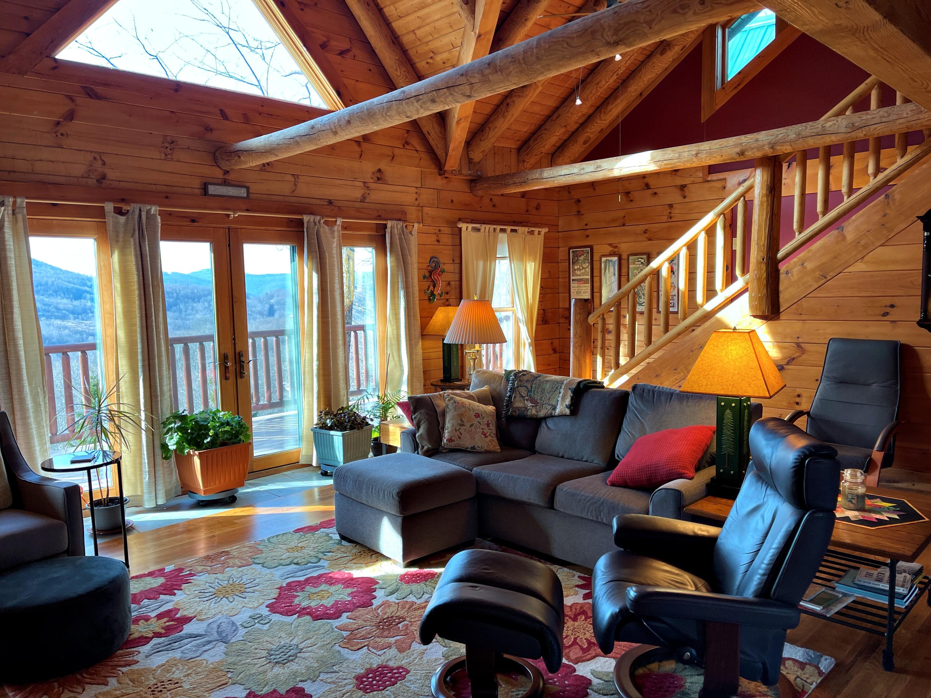 Image 4: living room
