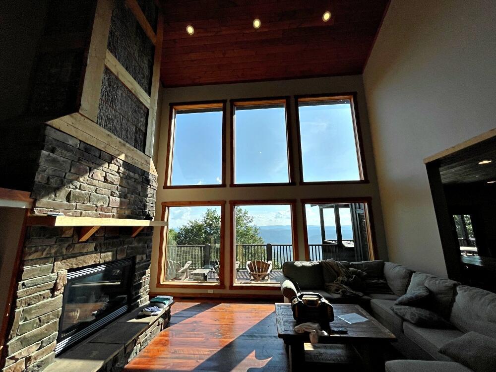 Image 2: living room2