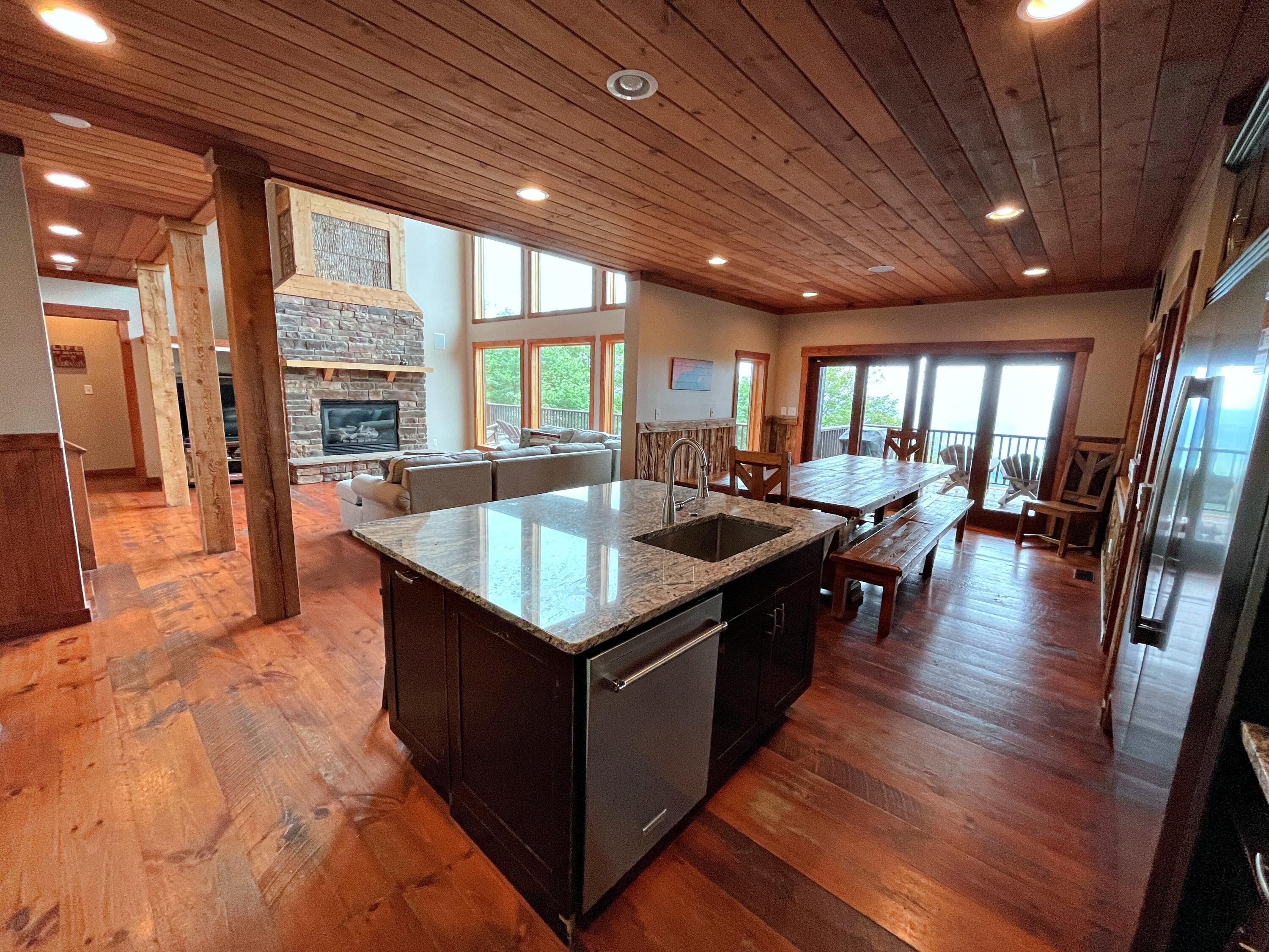 Image 3: kitchen