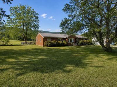 2088 Seneca Trl S