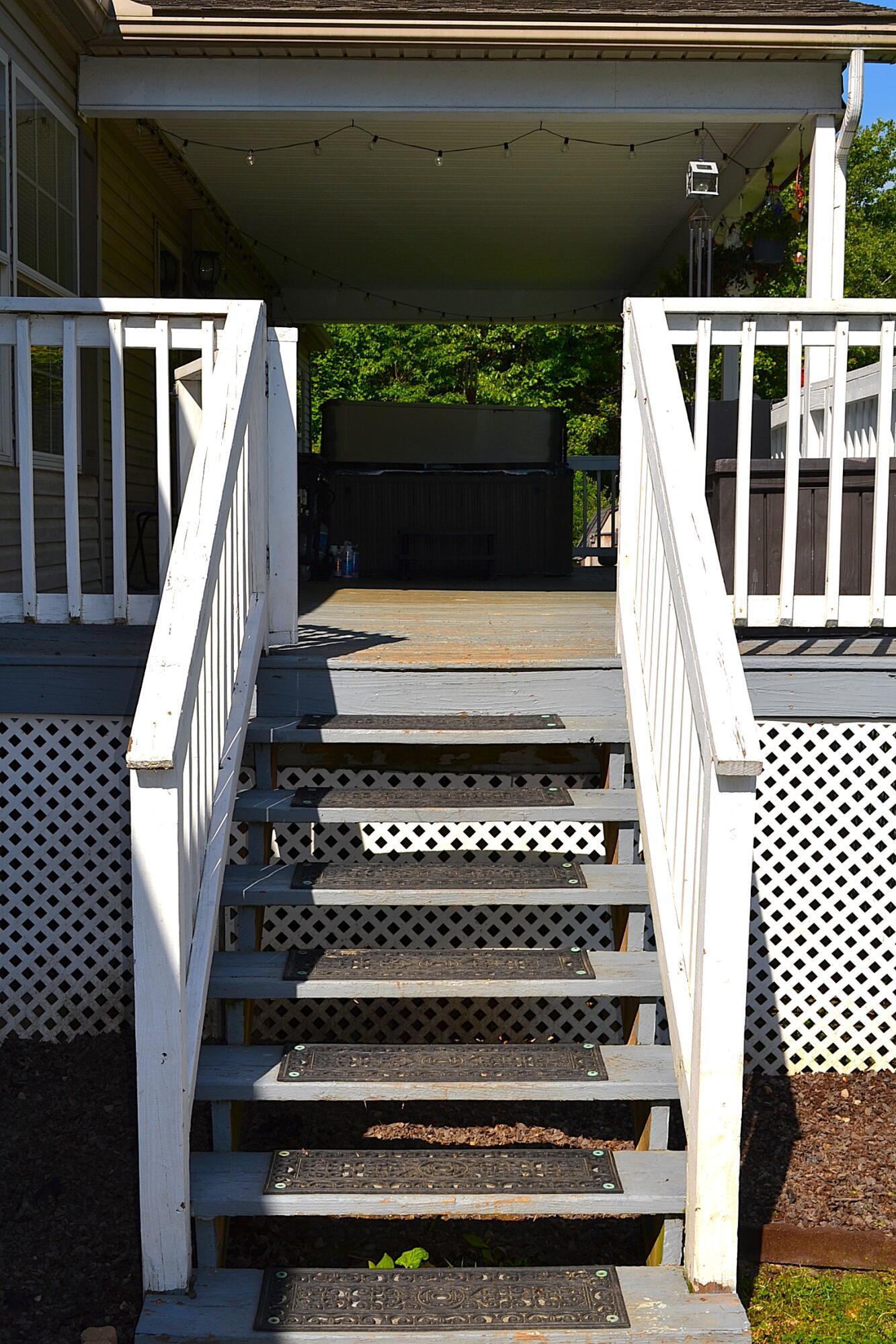 Image 3: Front Covered Porch Stairs